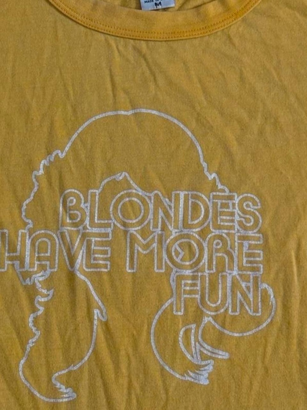 Y2K Urban Renewal Urban Outfitters Blondes Have More Fun tee shirt sz M